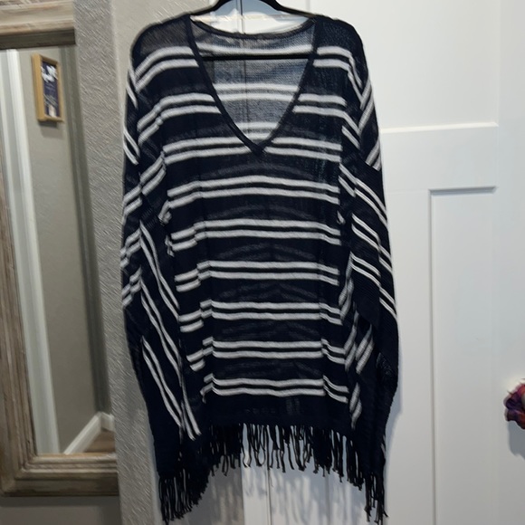 Tops - Women's Poncho